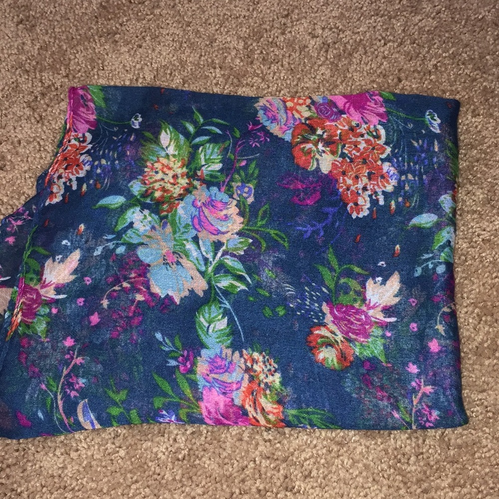 super cute infinity floral scarf!!